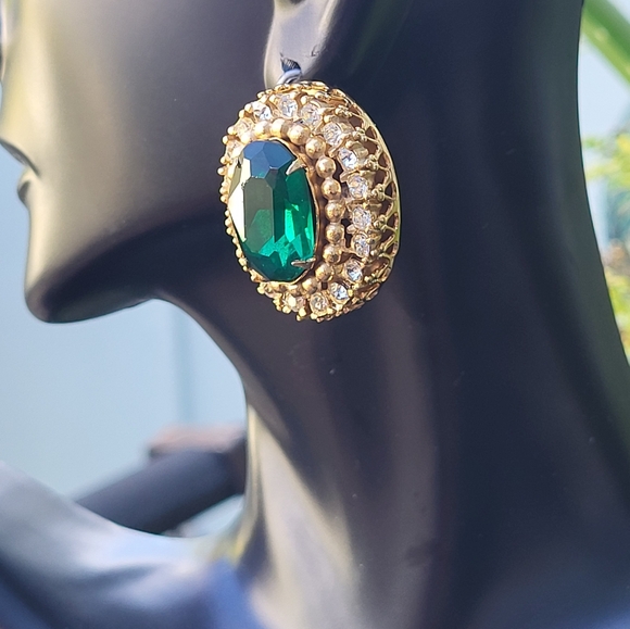 Coro Large green Rhinestone clip on earrings - Picture 4 of 11